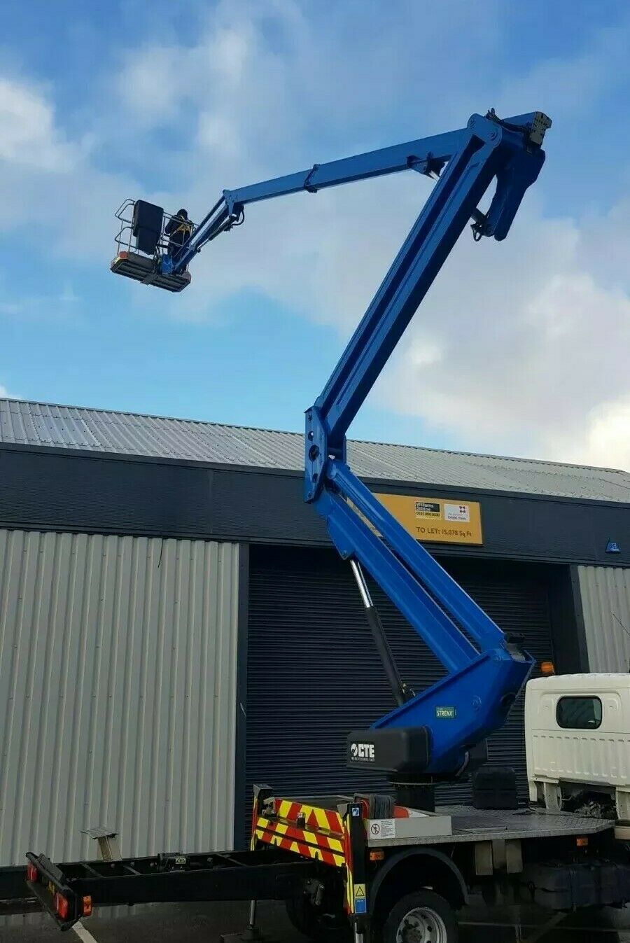 Cherry Picker Hire Manchester Access Hire Get A Price Today