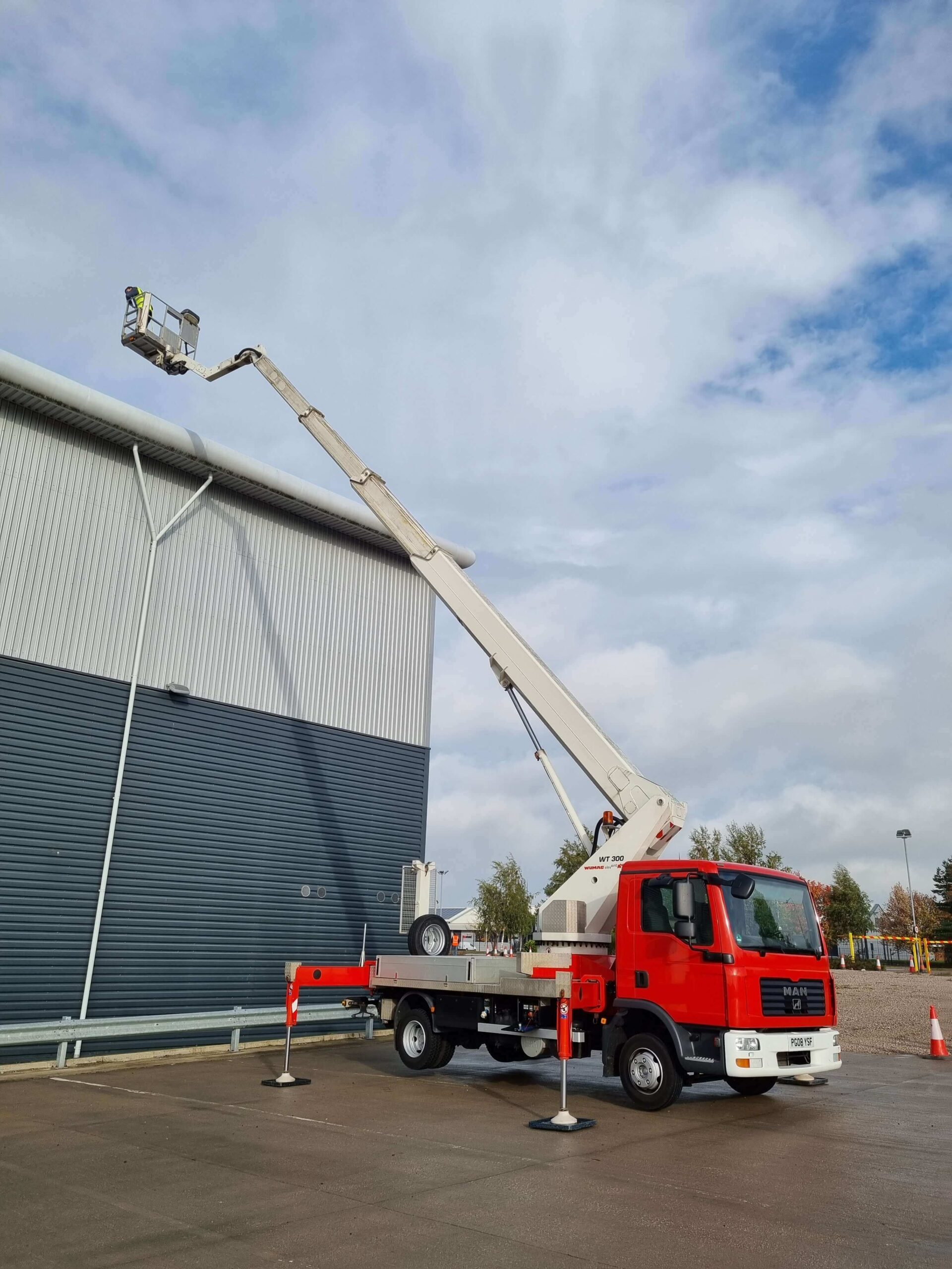 Cherry Picker Hire Manchester Access Hire Get A Price Today